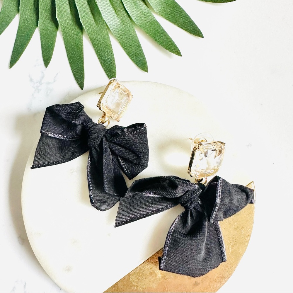 2/$30šµ Crystal & Bow Party Earrings Rhinestone Classic Embellished Jewelry NEW - Picture 6 of 10